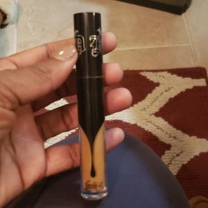 Kat von D concealer